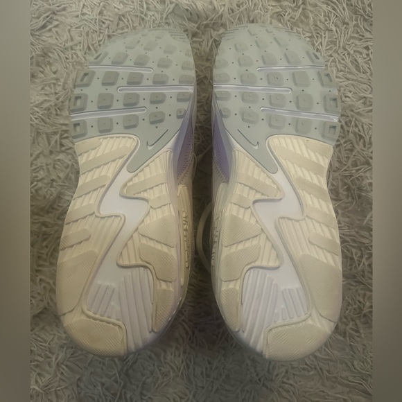 Nike Women's Air Max Excee Running Shoe size 10 - Picture 4 of 5
